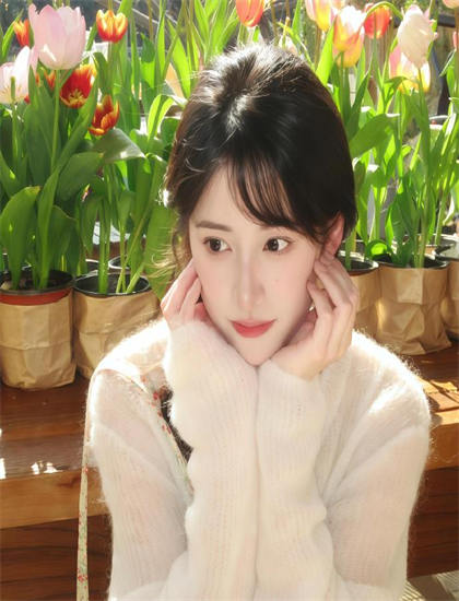 《我的女友2000岁》主角分析：角色塑造与成长轨迹