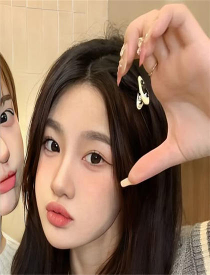 短片专业观看指南：《蔷薇少女 第三季》的把握情感线索与心理变化 让你提高审美能力